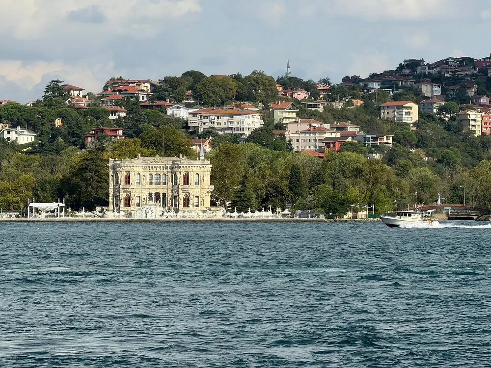 Private Europe and Asia Istanbul tour across the Bosphorus