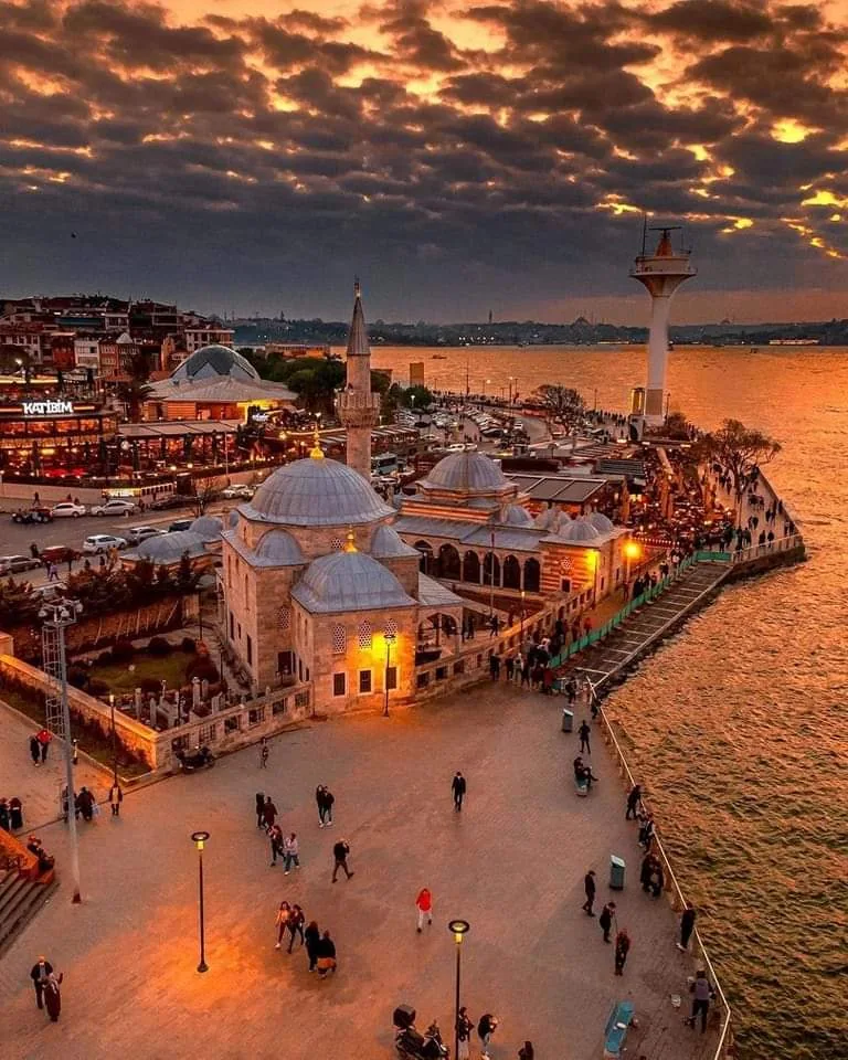 Bosphorus skyline for Sultanas of Uskudar private tour